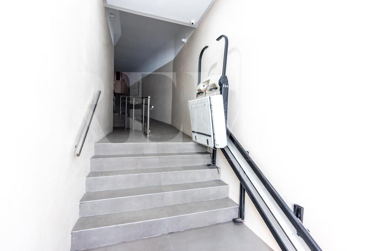 Ferienwohnung Modern Gem In Heart Of Malaga, Near Sights Rems Exterior foto